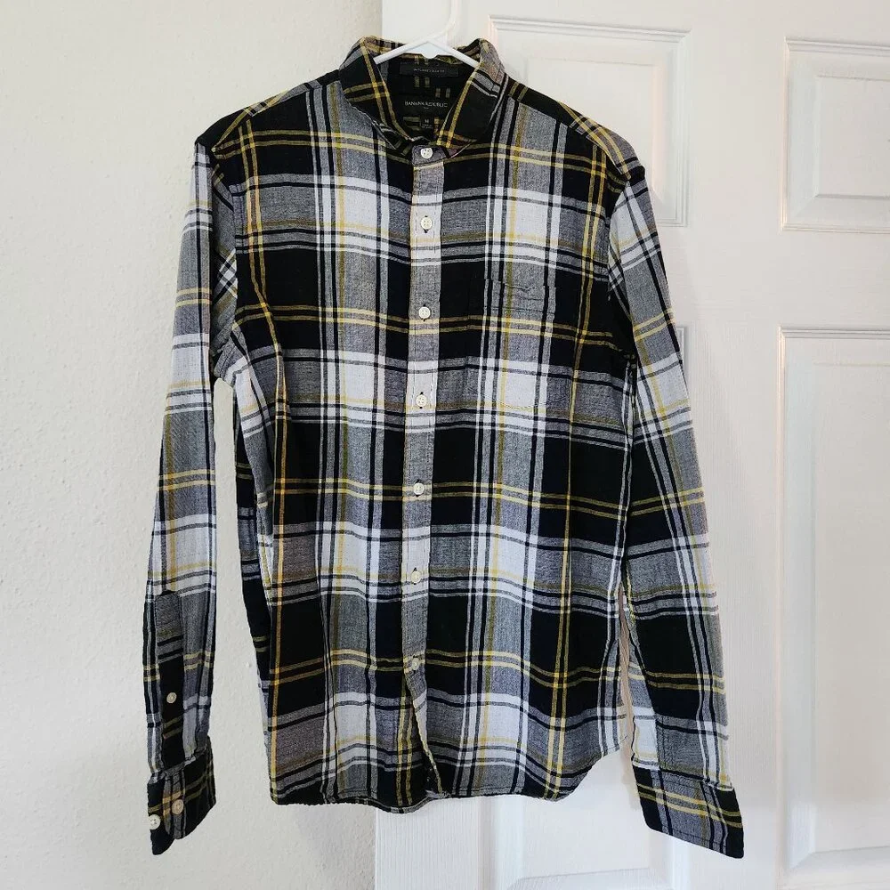 Banana Republic Untucked Slim Fit Button Down Shirt, Medium